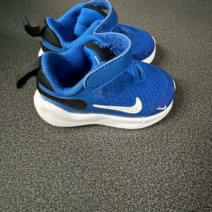 Nike Blue and White Sneakers with Velcro Closure